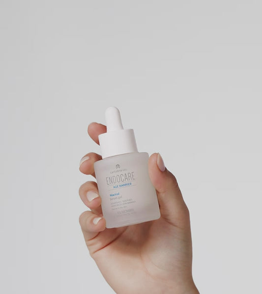 ENDOCARE NIACINAL Age Barrier Serum, 30 ml | Mitrinošs un nomierinošs serums ar 10% niacinamīdu, hialuronskābi, 30 ml